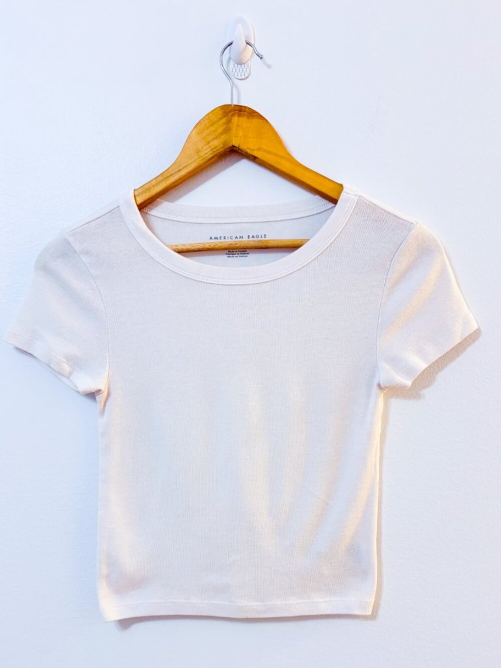 AMERICAN EAGLE White cropped T-shirt | Y2K Minimalist Casual | Small